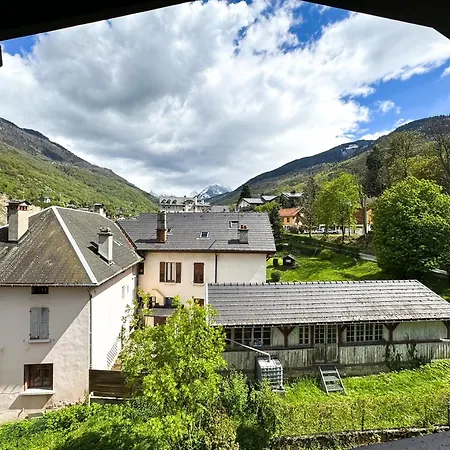 Apartment 4- Joli Avec Vue Montagne Brides-les-Bains